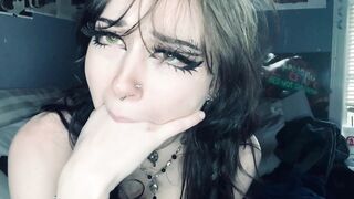 Petite Emo Viakitty Plays with Big Toy