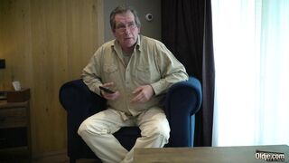 Hot Blonde Hard Wet Fuck and Gets Cumshot from old Grandpa in a Hotel Room