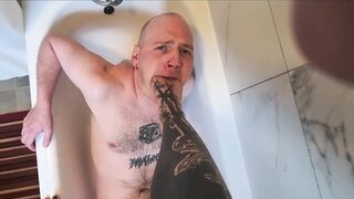 Pissed on by Spanish Goth Domme / Foot Worship