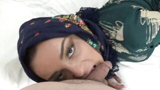 ساک زدن نامادری حشری و شهوتی که تازه از خرید اومده خونه و شوهرش خونه نیست