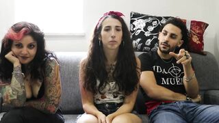 We have Fun on the Sofa - come with Us!