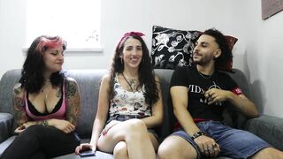 We have Fun on the Sofa - come with Us!