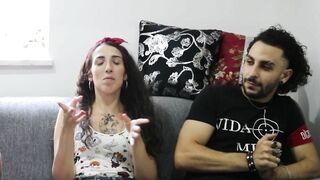 We have Fun on the Sofa - come with Us!