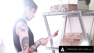 MODERN-DAY SINS - Big Dick Doctor becomes Inked Hottie's CUM DONOR and Fills her Pussy in his Office