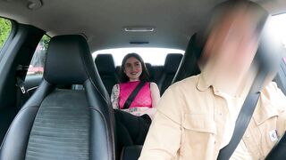 Pretty Girl Nikky with a Pink Pussy Wanted to Fuck right in Uber. Cum in Pussy