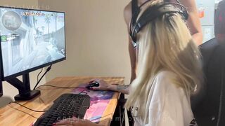 ME LA CHUPA MIENTRAS JUEGO AL COUNTER ONLYRULO FT LUZZCHAN