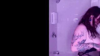 Big Tattooed Tits - HOT Juicy MILF Gets Ready to Shoot Scene