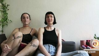 Ersties - Lesbische Modedesignerinnen Aus Berlin Fingern Und Lecken Sich Gegenseitig