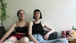 Ersties - Lesbische Modedesignerinnen Aus Berlin Fingern Und Lecken Sich Gegenseitig