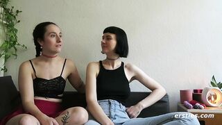 Ersties - Lesbische Modedesignerinnen Aus Berlin Fingern Und Lecken Sich Gegenseitig