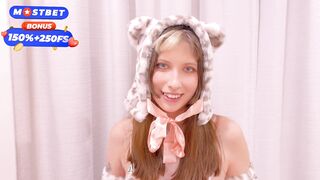 HARD AND DEEP SEX WITH a GIRL QUADROBER DICK IN THE UTERUS